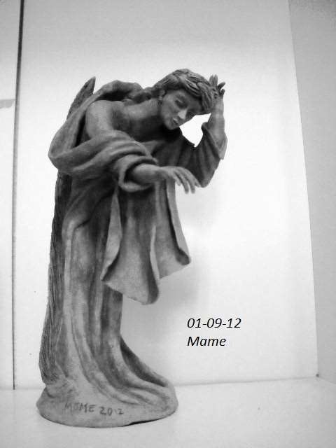 La Anunciación a la Virgen Maria... para el Belén 2012/13... El ángel tiene 23 cm.